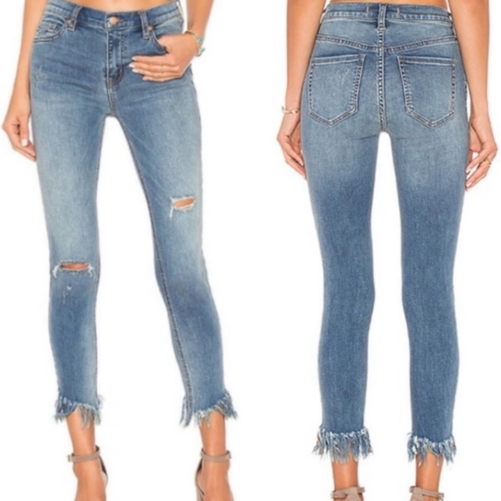 Free people. Distressed skinny jeans. - Picture 9 of 9